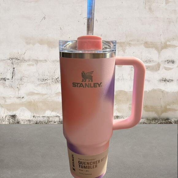 Stanley NWT Flowstate Tumbler in Rose Petal Motion 30oz Limited Edition - Picture 1 of 3